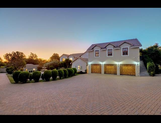 7 BEDROOM HOUSE FOR SALE IN CHARTWELL A.H.